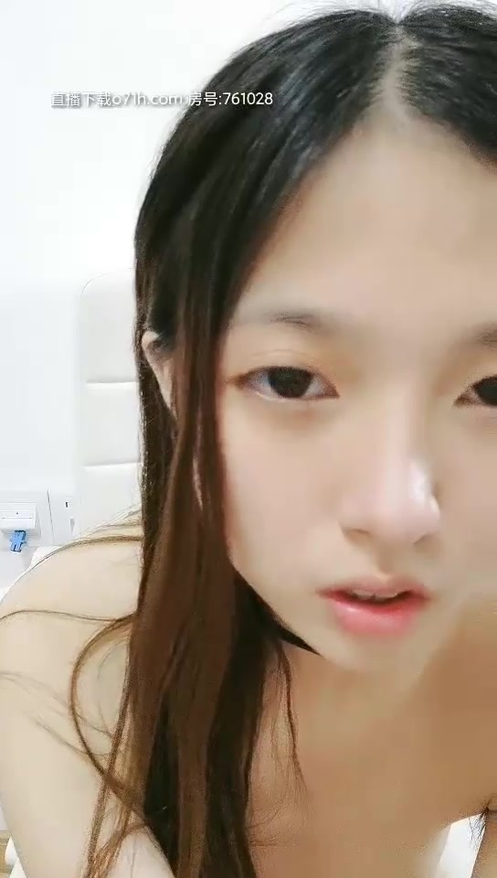 01小柠檬清纯甜美苗条萌妹子炮友啪啪，掰穴特写后入抽插屁股搞了两炮内射
