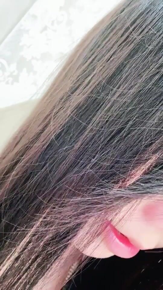 -究极反差学生妹】，哇靠~超级大奶萝莉嫩妹【欣悦想被爱】道具自慰喷水，童颜巨乳超顶